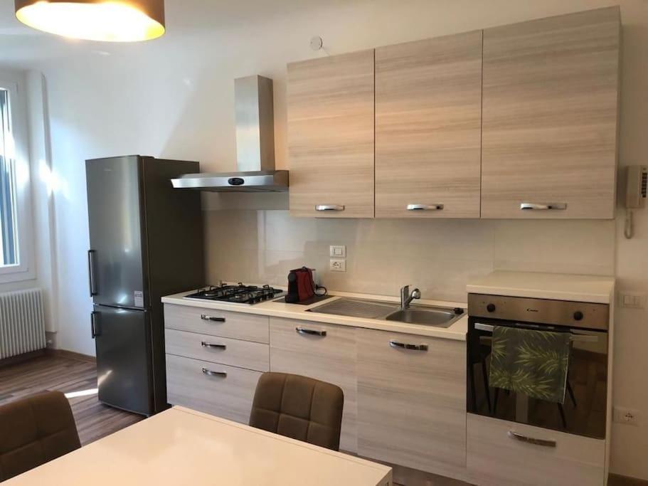 Appartamento Centro Storico Pordenone Bagian luar foto