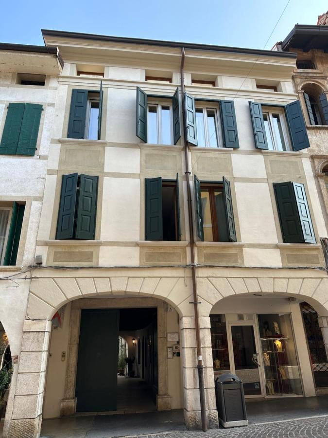 Appartamento Centro Storico Pordenone Bagian luar foto