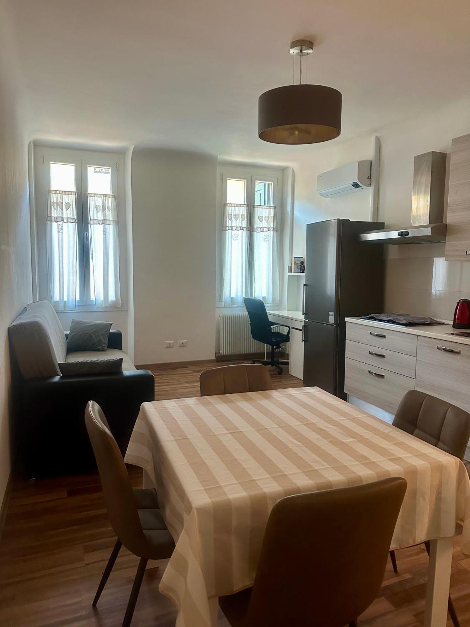 Appartamento Centro Storico Pordenone Bagian luar foto